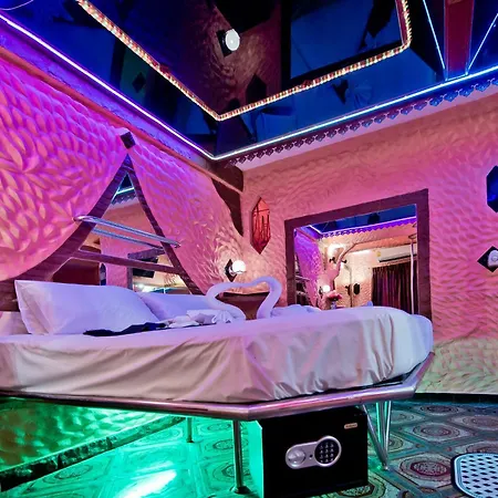 Penthouse Pattaya Hotel Exterior photo
