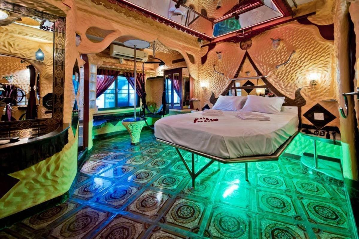 Penthouse Hotel 3*